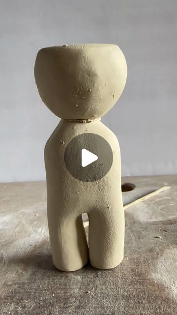 Pottery Ideas Handbuilt, Handbuilt Pottery Ideas, Ceramic Vases Handmade, Ceramics Videos, Handbuilt Ceramics, Handbuilt Pottery, Ceramic Ideas, Ceramic Figures, Alien Art