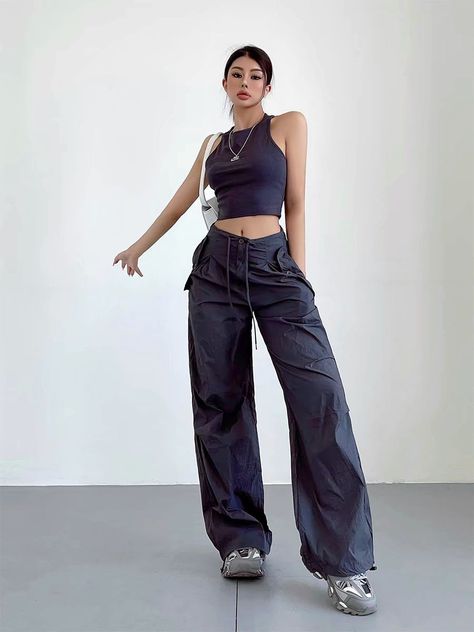 Chinese language trend inspo- #Chinese #Fashion #Inspo Check more at https://howcandothis.com/womenstyle/chinese-language-trend-inspo/ Tank Top And Parachute Pants, Parachute Overalls, Overalls Casual, Chinese Fashion, Chinese Language, Womens Fall, Chinese Style, Casual Outfit, American Style