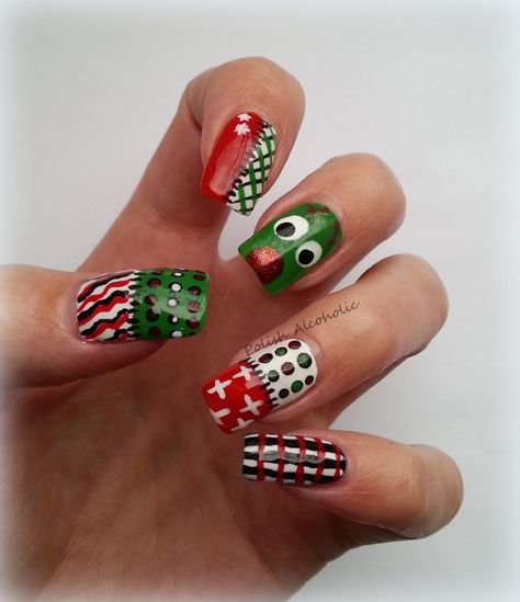 Ugly Christmas sweater mani! Ugly Christmas Sweater Nails, Ugly Xmas Sweater Party, Sweater Nail Art, Nail Shine, Christmas Sweater Nails, Christmas Nails Inspiration, Holiday Characters, Best Ugly Christmas Sweater, Christmas Nail Art Ideas