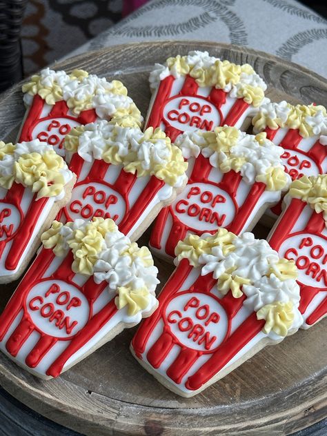 Popcorn Decorated Cookies, Movie Theater Cookies, Hollywood Theme Cookies, Popcorn Cookies Decorated, Kids Movie Night Birthday Party, Movie Theater Birthday Party Ideas, Theater Themed Party, Movie Night Cookies, Movie Night Party Theme