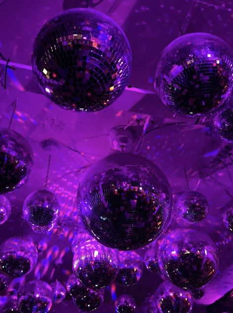 Purple Disco Aesthetic, Purple Disco Party Theme, Sweet Sixteen Party Aesthetic, Purple Sweet 16 Party Ideas, Euphoria Aesthetic Party Decor, Euphoria Sweet 16, Purple Birthday Aesthetic, Euphoria Prom Theme, Purple Disco Party