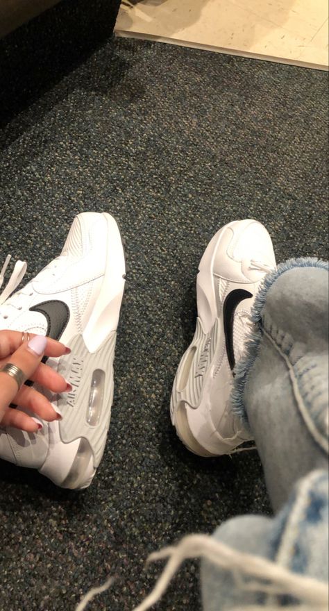 Air Max High Tops, Nike Air 90 Women Outfit, Nike Shoes Air Max 90 Women's, Nike Air Max Systm Outfits, Nike Air Max Aesthetic, White Air Max 90 Outfit Woman, Air Max Excee Outfit, Air Max Excee Outfits, Nike Air Max Excee Outfits