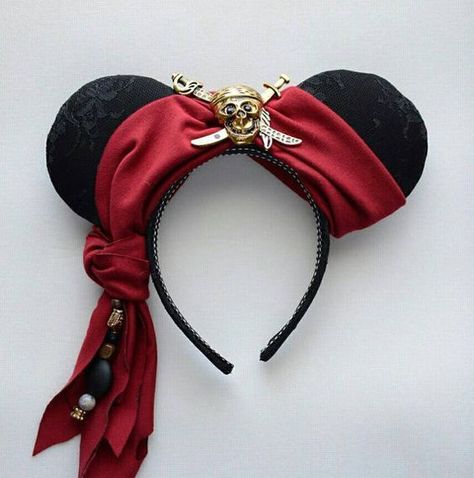 100 Mickey Mouse Ears - A girl and a glue gun Disney Diys, Disneyland Dress, Diy Mickey Mouse Ears, Ear Ideas, Diy Disney Ears, Disney Ears Headband, Disneyland Ears, Diy Mickey Ears, Disney Mouse Ears