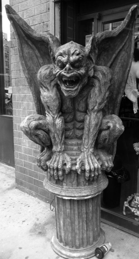 , Gargoyle Statue, Gothic Gargoyles, Ange Demon, Gothic Architecture, Angels And Demons, Sculptures & Statues, Diy Halloween, Art Plastique, Mythical Creatures