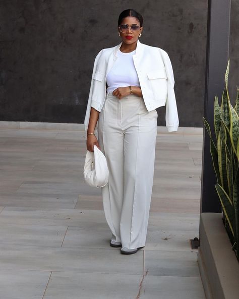 Nthambe 🇿🇦 (@nthambe633) • Instagram photos and videos Elegant Wide Leg Pants Outfit, Style Wide Leg Pants, Look Plus Size, Stylish Work Attire, Business Casual Outfits For Work, Fashion Friday, National Convention, Woman Suit Fashion, Classy Casual Outfits