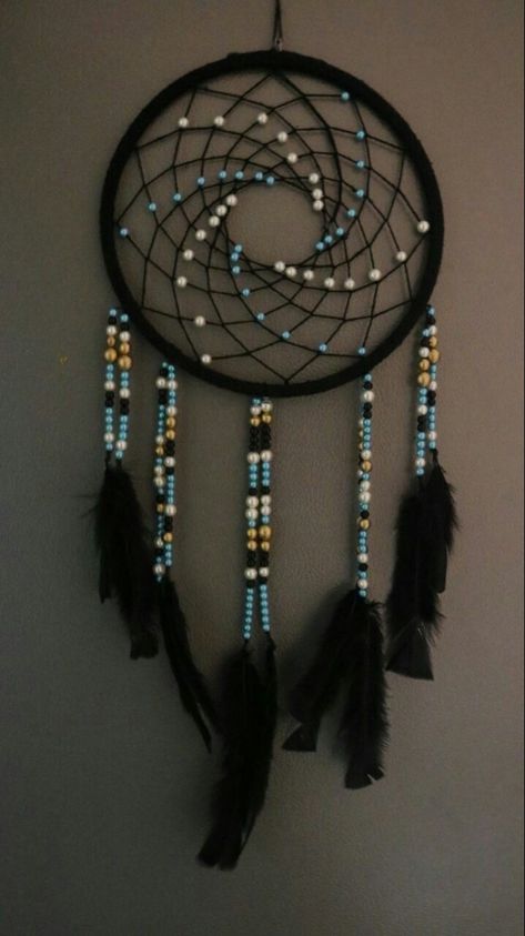 Different Dream Catcher Patterns, How To Do A Dream Catcher, Cool Dream Catchers, Making A Dream Catcher, Diy Dream Catcher Ideas, Homemade Dream Catcher Diy, Beaded Dream Catcher Pattern, How To Make Dream Catchers Step By Step, Diy Dream Catcher Tutorial Step By Step