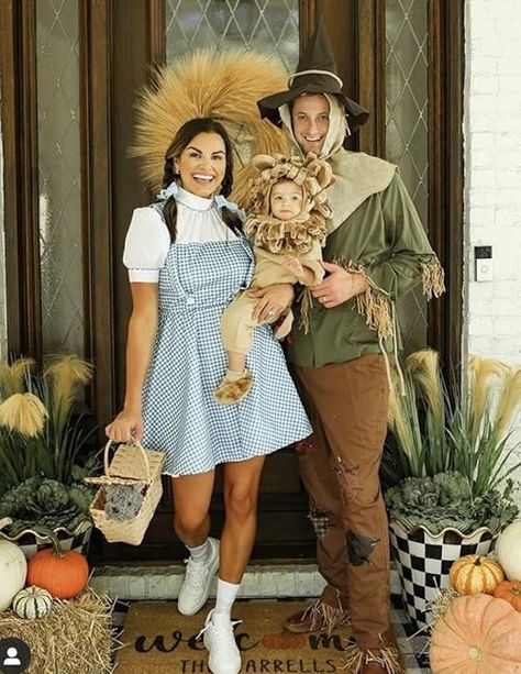 Family Costumes Wizard Of Oz, Tarzan Family Halloween Costume, The Wizard Of Oz Family Costumes, New Family Halloween Costumes, Cool Family Costumes, Family Halloween Costumes Wizard Of Oz, Wizard Of Oz Couples Costume, Iconic Family Halloween Costumes, Costume Ideas For Family Of 3 Halloween