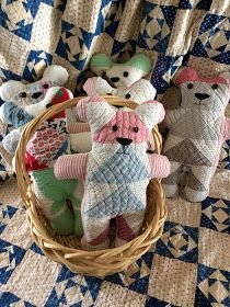 Repurposed Quilts, Textiles Ideas, Quilted Toys, Quilted Projects, Quilter Gifts, Felt Crafts Christmas, Scrap Fabric Crafts, Teddy Bear Gifts, Bear Quilts