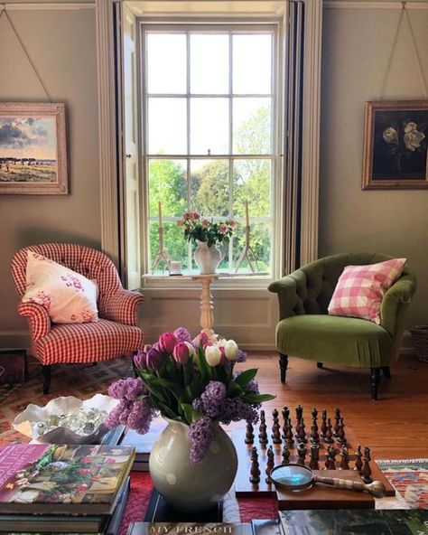 interior decoration to suit all budgets, vintage finds, traditional British design and English Hill House Vintage, Paula Sutton, Countryside Decor, Cottagecore House, British Decor, Mad About The House, European Cottage, British Interior, British Home