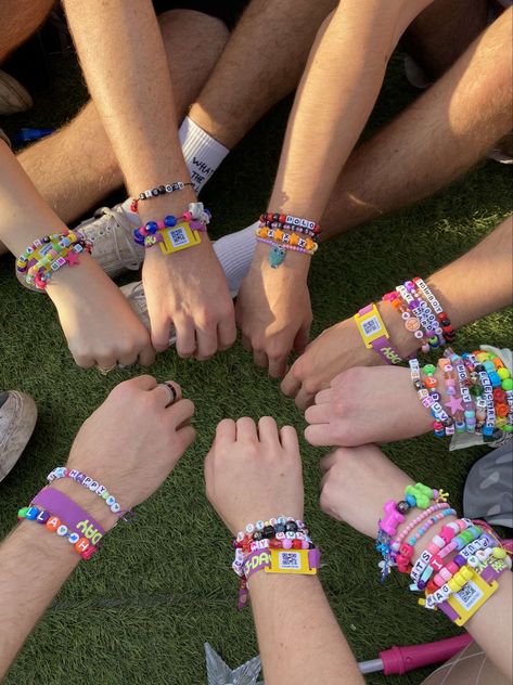 Edc Festival Aesthetic, Plur Aesthetic, Plur Bracelets, Edm Aesthetic, Rave Theme, Mushroom Trip, Edm Girl, Valentine Scrapbook, Spark Art