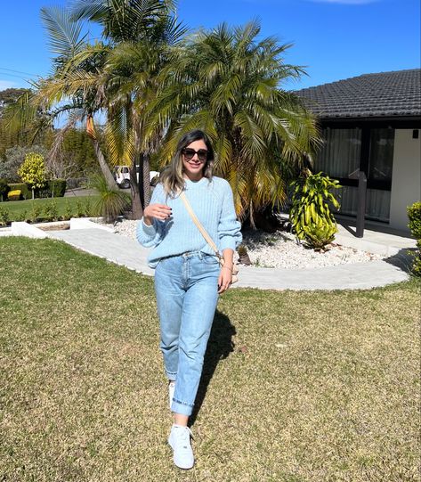 jumper, jeans and white sneakers! the best street outfit for winter weekends! Blue And White Shoes Outfit, Light Blue Jumper Outfit, Blue Jumper Outfit, Winter Weekend Outfit, Blue And White Shoes, Light Blue Jumper, Winter Casual Outfit, White Shoes Outfit, Jumper And Jeans