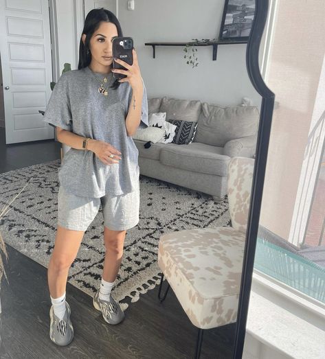 Yeezy Foam Runner Outfit Women Summer, Yeezy Summer Outfit Women, Summer Foam Runner Outfit, Moon Grey Foam Runner Outfit, Foam Runner Outfit Summer, Yeezy Foam Runner Outfit Summer, Yeezy Foam Runner Outfit, Foam Runner Outfit, Yeezy Outfits