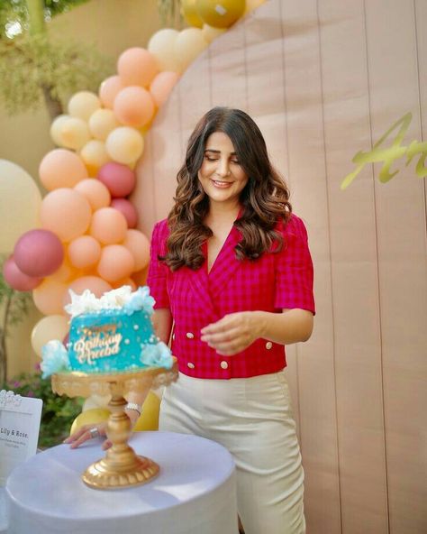 Areeba Habib, White Bell Bottoms, Outdoor Birthday Party, Outdoors Birthday Party, Outdoor Birthday, Birthday Today, Wedding Dresses For Girls, Instagram Handle, Pakistani Actress