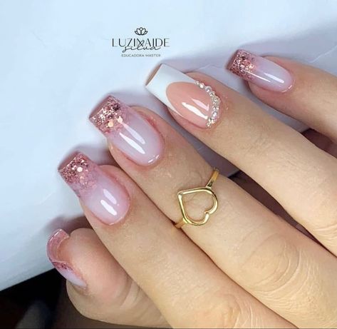 Ambre Nails, Rose Gold Nails Design, Nail Paint Shades, Nude Nail Designs, Gel Nails Diy, Glitter Gel Nails, Work Nails, Rose Gold Nails, Glow Nails