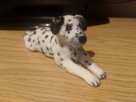 Cody the dalmation Felt Animal Patterns, Felt Animal, Felting Ideas, Felted Animals, Animal Patterns, Needle Felt, Felt Animals, Clay Creations, Stuffed Animal Patterns