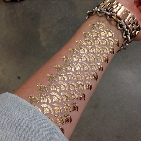 Fish-Scale Forearm: Source: Instagram user jennasam Fish Scale Tattoo, Avocado Tattoo, Cute Ankle Tattoos, Scale Tattoo, Full Sleeve Tattoo Design, Metal Tattoo, Flash Tattoos, Fairy Tattoo, Free Tattoo