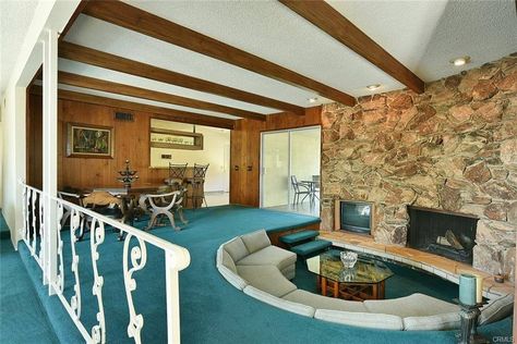 Mid Century Modern Conversation Pit 433 Fern Dell Pl, Glendale, CA 70s Home Design, Modern Conversation Pit, Maximalist Rooms, Retro Homes, Conversation Pit, 70s House, 70s Interior, 1960s Home, Retro Interior Design