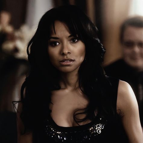 bonnie bennett Tvd Season 1, Bonnie Vampire Diaries, Bonnie Bennet, Miguel Diaz, The Vampire Diaries 3, Bonnie Bennett, Vampire Girls, Girl Boss Motivation, Scott Mccall