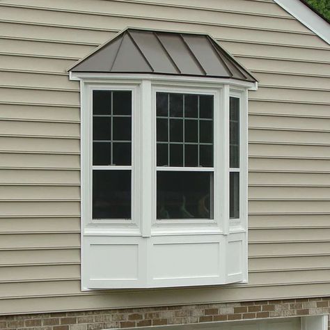 Bay Window Exterior Ideas, Window Extension, Small Bay Window, Chalet Bungalow, Bay Window Exterior, Window Bay, Bay Window Design, Brick Ranch Houses, Sink Window