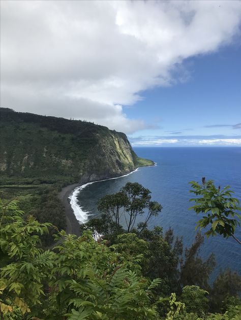 Big Island Hawaii Aesthetic, Green Sand Beach Hawaii, Hawaii Black Sand Beach, Black Sand Beach Hawaii, Honolulu Beach, Green Sand Beach, Sand Island, Apt Decor, Beach Hawaii