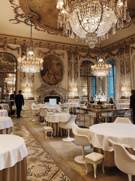 Tina Motta, Le Meurice Paris, Rococo Interior, Modern Restaurant Design, Classic Restaurant, Neoclassical Interior, Elegant Hotel, Luxury Restaurant, Fancy Houses