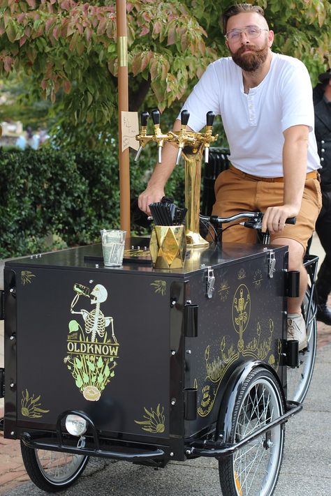 Beer Cart, Coffee Booth, Foodtrucks Ideas, Event Rental Business, Coffee House Cafe, Beer Ideas, Mobile Coffee Cart, Beer Bike, Gerobak Dorong