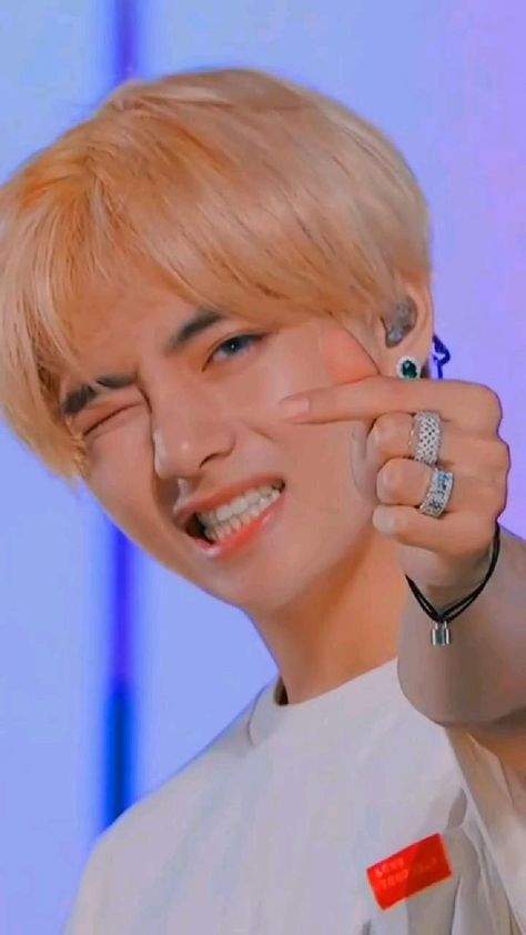 Taetae smile 😽 in 2022 | Bts v pictures, Bts v photos, Kim taehyung Taehyung Video, Bts V Pictures, V Cute, Bts V, Kim Taehyung, Blonde, Bts, Hair