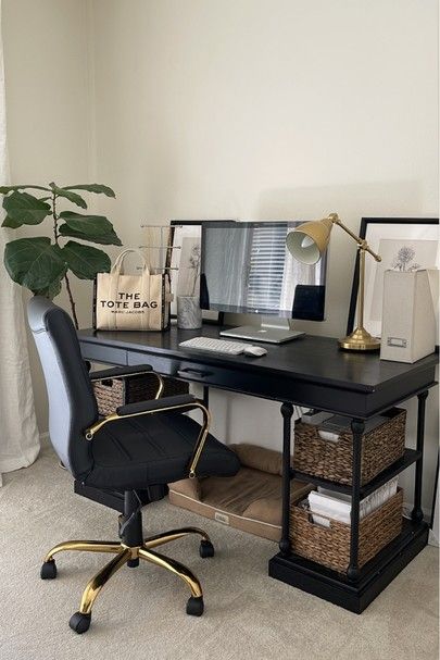 Black Home Office Chair, Small Home Office With Black Desk, Black Computer Desk Decor, Man Desk Decor, Apartment Wfh Desk, Black And White Small Office, Black And White Study Room, Black Desk Home Office Ideas, Black Desk White Chair