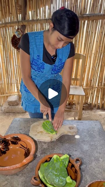 Recetas De La Doña on Instagram: "#cooking #food #delicious #fyp #recipe #viral #video #reels #mexicanfood #mexico" How To Make Mexican Food, Comida Mexicana Ideas, Comidas Mexicanas Ideas, Healthy Mexican Recipes, Video Reels, Mexican Foods, Mexican Food Recipes Easy, Cooking Food, Cooking Videos