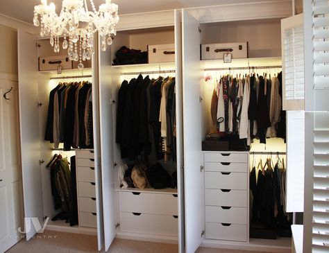 Bedroom Wardrobe Ideas Built Ins, His And Hers Built In Wardrobes, Fitted Wardrobe Interior Layout, Main Bedroom Wardrobe Ideas, Inside Of Closet Ideas, Built In Wardrobe Inside, Built Wardrobe Ideas, Wardrobe Design Walk In, Wardrobe Design Bedroom Interior