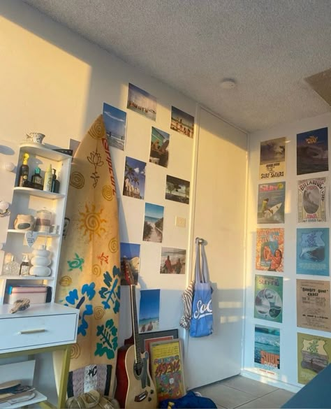 room, beach room, surfer girl, beachy style, surf, posters, surfer girl room, sunlight, room inspo Beach Vibes Aesthetic Bedroom, Surfer Beach Bedroom, Room Ideas Surf Style, Surfer Room Inspiration, Surfer Themed Room, Surf Board In Bedroom, Cozy Surfer Bedroom, Surf Board In Room, Retro Surf Aesthetic Bedroom