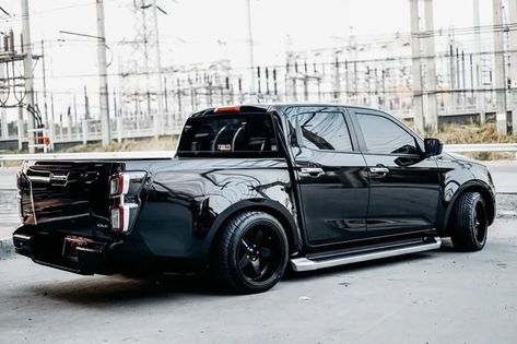 4x4 Modified, Blacked Out Cars, Truck Accesories, Dr Car, Datsun Pickup, Miata Club, Pickup Car, Lowrider Trucks, New Lexus