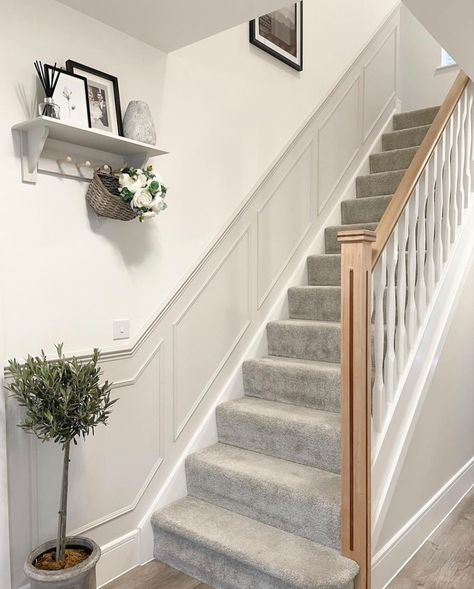 Stairs And Hallway Ideas, House Hallway, تحت الدرج, Stair Paneling, Entrance Hall Decor, Garden Trading, House Staircase, Hallway Inspiration, Narrow Hallway Decorating