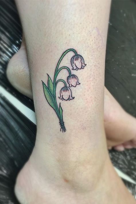 50+ beautiful and gentle lily of the valley tattoos: designs in different styles on different body places are in our article. Bonus: secret tattoo meanings. Lily Of The Valley Tattoos, Sarah Tattoo, Lily Of The Valley Tattoo, Valley Tattoo, Secret Tattoo, Mom Daughter Tattoos, Tattoo Thoughts, Tattoo Meanings, Small Flower Tattoos