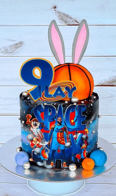 Space Jam Theme Cake Ideas Images (Birthday Cake Pictures) Space Jam Cake, Space Jam Birthday Party, Space Jam Birthday, Space Jam Theme, Basketball Birthday Cake, Jam Cake, Football Birthday Cake, Looney Tunes Space Jam, Basketball Theme Party