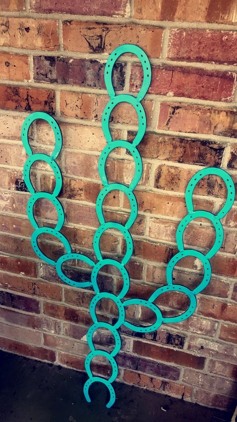 Small Welding Projects Ideas Simple, Horseshoe Cactus Yard Art, Cow Welding Projects, Cactus Made Out Of Horseshoes, Welding Projects With Horseshoes, Welded Cactus, Horseshoe Cactus, Horse Shoe Crafts Diy Welding Projects, Ffa Projects