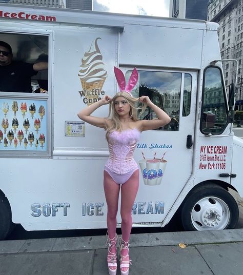 Elle Woods Costume Halloween, Elle Woods Costume, Elle Woods Bunny, Elle Woods Bunny Costume, Bunny Halloween Costume, Bottomless Brunch, Elle Woods, Bunny Costume, Legally Blonde