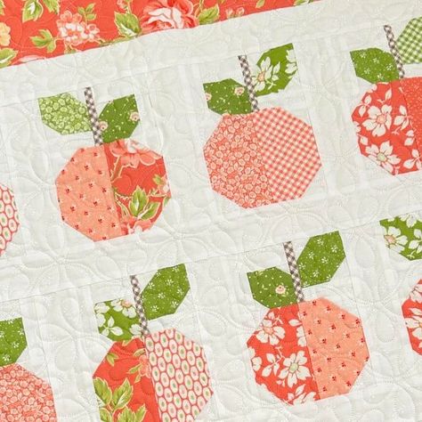 The Pattern Basket on Instagram: "I just added seven new patterns to my website!  I’ll be featuring each of them here on Instagram over the coming days, and I can’t wait to share them all with you!  First let me introduce you to Peaches. This sweet little quilt finishes 31” square. I hope you love it as much as I do. Come visit my website (the link is in my profile) 🌱🍑🌱  Pattern: Peaches @thepatternbasket  Fabric: Jelly&Jam @modafabrics Quilting: @matantequilting   #thepatternbasket #quiltpattern #newpattern #newquiltpattern #showmethemoda #modafabrics #quiltshop #peaches #peachquilt #quilter #newquilt #quiltlove #madewithlove #piecedquilts #quiltstudio #quiltsofinstagram #quiltfabric #quilting #tabletopper #paperpatterns #pdfpatterns #summerpeach #peachy" Peach Quilt Block, Peach Quilt Patterns, Fruit Quilt Pattern, Apple Quilts, Peach Quilt, Pumpkin Quilts, Fruit Quilt, Strawberry Social, Farmhouse Quilts