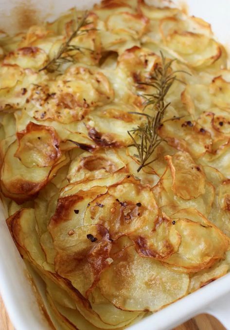 Italian Scalloped Potatoes, Italian Fried Potatoes, Roasted Domino Potatoes, Italian Style Potatoes, Italian Potatoes Roasted, Italian Potatoes Recipes, Italian Side Dish Recipes, Italian Side Dishes Vegetables, Italian Potato Recipes