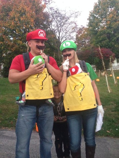 Super Mario Brothers Baby Costume. Super Mario Family Costume, Mario Party Costume, Babywearing Costumes, Mario Family Costume, Yoshi Halloween, Baby Wearing Costumes, Baby Carrier Costume, Yoshi Costume, Toad Costume