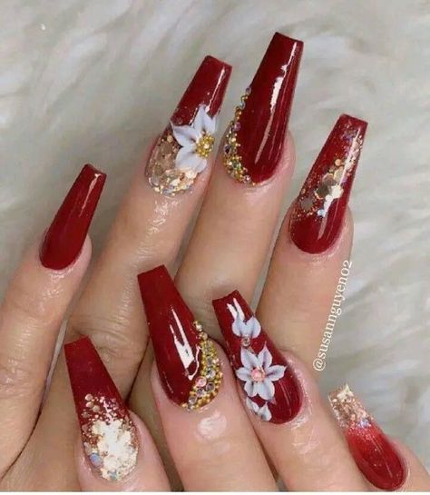 Red Nails For Wedding Brides, Elegant Bridal Nails, Nail Noel, Quinceanera Nails, Bridal Nails Designs, Fancy Nail Art, New Years Nail Designs, Bridal Nail Art, Art Deco Nails