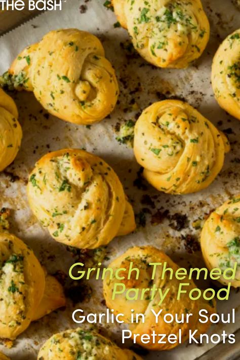 Grinch Dinner Recipes, Garlic In Your Soul Rolls Grinch, Grinch Party Menu Ideas, Green Grinch Food, Grinch Themed Dinner Party, Grinch Party Appetizers, Grinch Themed Dinner Food, Food For Grinch Party, Grinch Savory Food