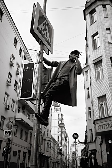 Nyc Editorial, Urban Photography Portrait, Gavin Leatherwood, Arte Jazz, Street Photography Portrait, Street Portraits, Male Portrait Poses, Mens Photoshoot Poses, Portrait Photography Men