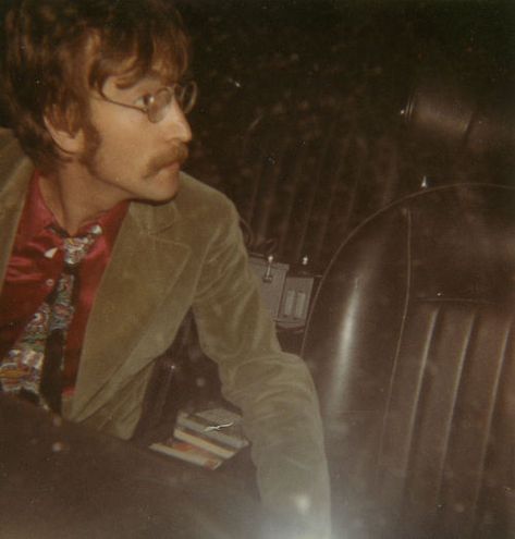 rare picture of #johnlennon in 1967 #thebeatles John Lemon, Bug Boy, Beatles Photos, Beatles Pictures, Sgt Pepper, Beatles John, Dear John, The Fab Four, Ringo Starr