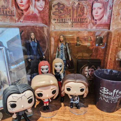 Anyone else loving the new Buffy podcast by @juliet_landau it's still my favourite show & I love hearing more behind the scenes from it! 🦋 Image description: Buffy funko pops and dolls alongside a Buffy mug on a shelf Juliet Landau, Image Description, Buffy The Vampire Slayer, Vampire Slayer, Funko Pops, A Shelf, Im In Love, Show Me, My Favourite