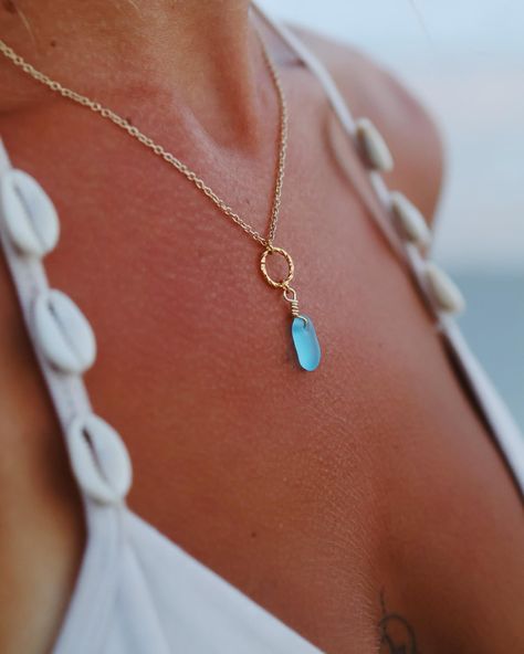 The hammered circle seaglass necklaces have been a fan favorite this Summer! 🌞✨ Beautiful seaglass colors, as well as gold & silver chain options! Perfect simple and beachy necklace for Summer Few necklaces in this design left! Dont hesitate to reach out through DM if there is a necklace you’re interested in that is shown as sold out 🌿 Earthysammyy.com Beachy Necklace, Sea Glass Necklace, Sea Glass, Silver Gold, Fan, Chain, Silver, Gold, Color