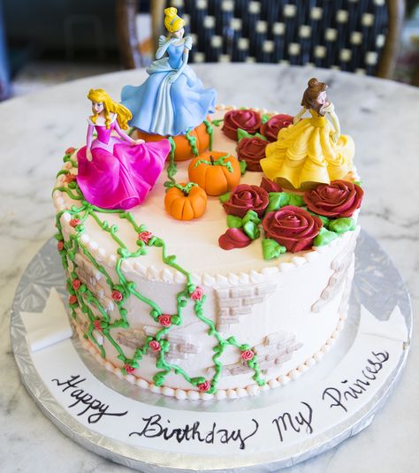 Disney Princess Cake with Cinderella, Sleeping Beauty, and Belle. Cake # 223. Cake Disney Princess, Cake Pops Frosting, Cinderella Sleeping, Disney Princess Birthday Cakes, Birthday Cake Images, Homemade Cherry Pies, Belle Cake, 10 Birthday Cake