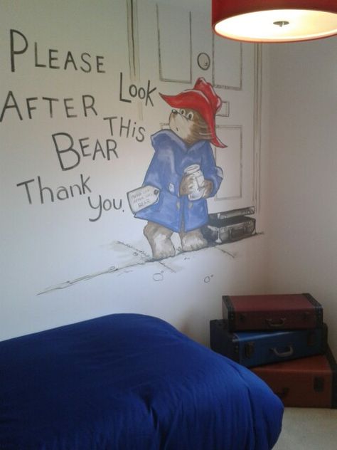 Paddington Bear mural in a boy's bedroom. Paddington Bear Bedroom Ideas, Paddington Bear Room Decor, Paddington Bear Bedroom, Paddington Nursery Theme, Paddington Bear Nursery Ideas, Paddington Bear Nursery, Paddington Bedroom, Paddington Nursery, Bear Mural