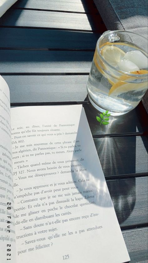 Morning Instagram Story, Water Lemon, Paris Books, French Paris, Reading Book, Story Book, Story Ideas, Instagram Story Ideas, Insta Story