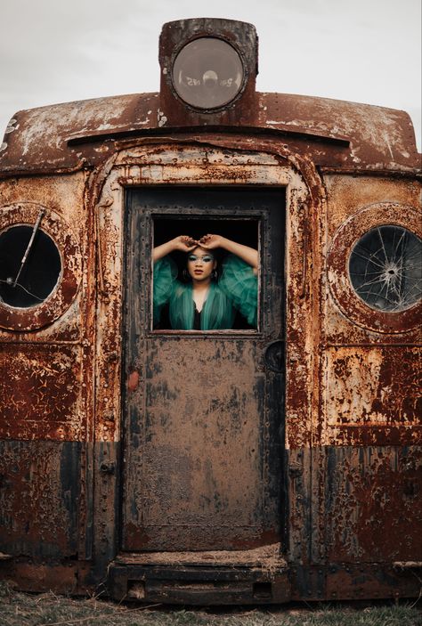 Halloween Railroad Photoshoot, Old Train Photoshoot, Train Photoshoot Ideas, Photoshoot Train Station, Abandoned Train Photoshoot, Abandoned Photoshoot, Train Station Portrait Photography, Train Station Photoshoot, Factory Photoshoot